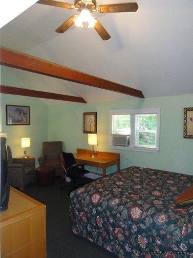 Jonathan Edwards Motel Dennisport Room photo